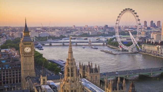 76709-640x360-houses-of-parliament-and-london-eye-on-thames-from-above-640.jpg